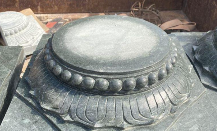 mẫu chân tảng đá đẹp